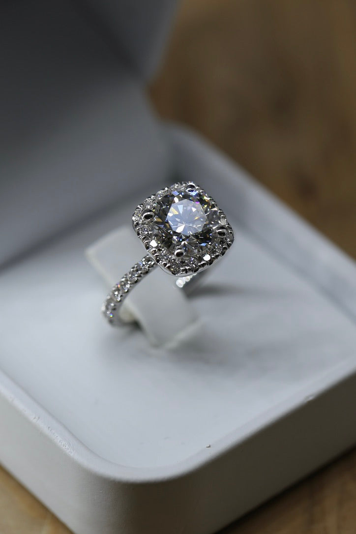 2.75 carat round brilliant lab grown diamonds GIA certified Halo White Gold Ring