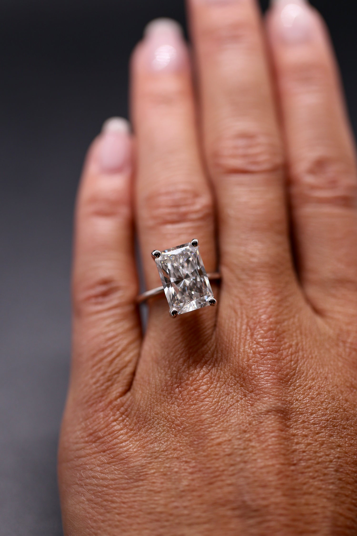 7 carat Radiant cut lab grown diamond ring IGI certified White Gold