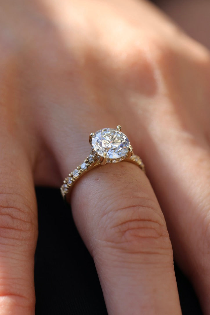 2.5 Carat Round Brilliant Lab Grown Diamond Ring Yellow Gold
