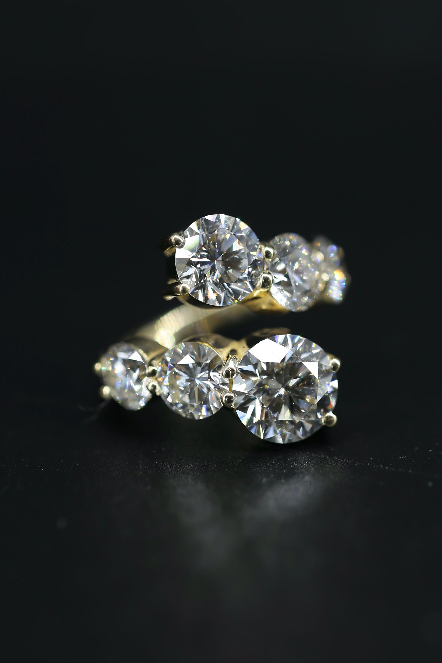 Sabrina Ring – 8 Carat Round Brilliant Lab-Grown Diamond Ring in 14K Yellow Gold – IGI Certified